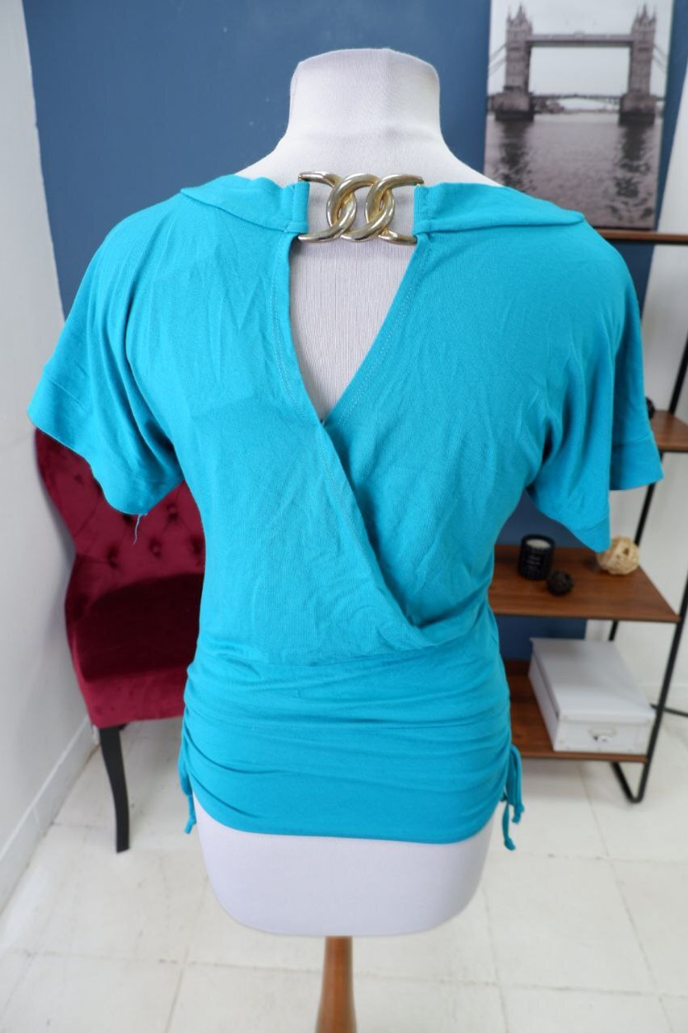 Футболка со стразами 44  размер