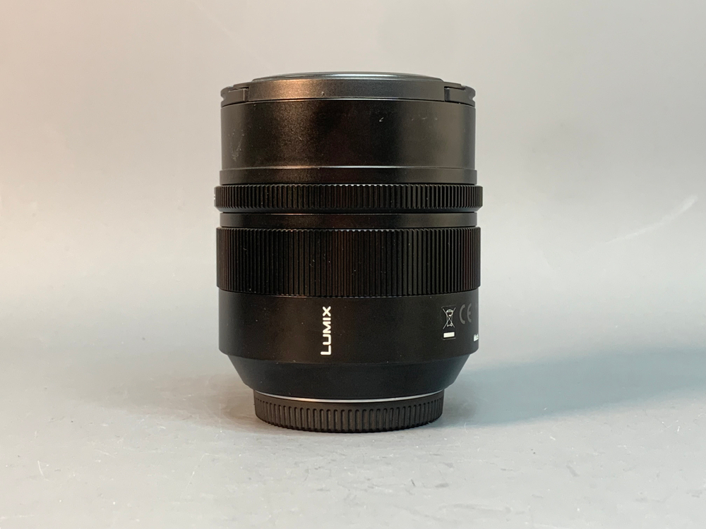 Panasonic Nocticron 42.5mm f/1.2 Asph DG O.I.S.