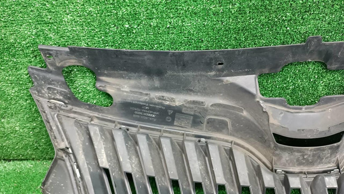 Решетка радиатора Skoda Rapid 1 (2012-2020)