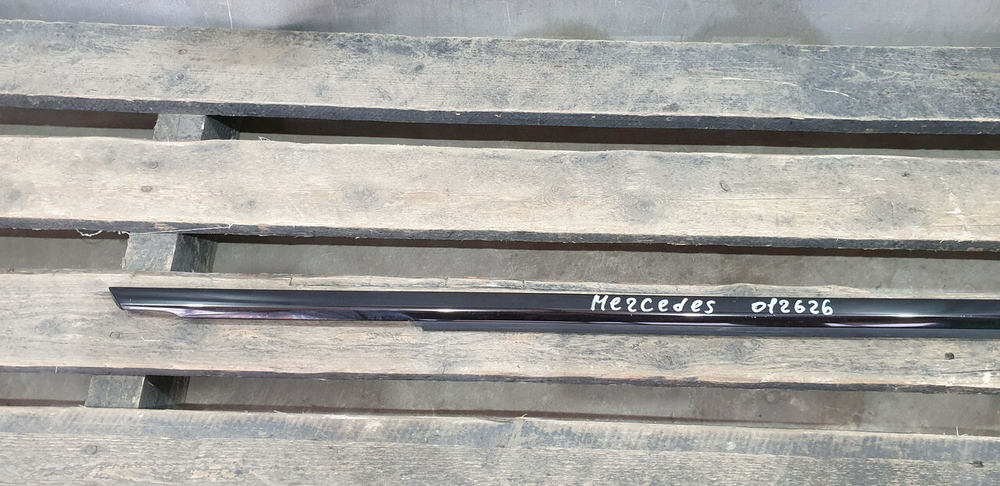 Молдинг двери передней правой Mercedes E (W213) 16-нв Б/У Оригинал A2137209604