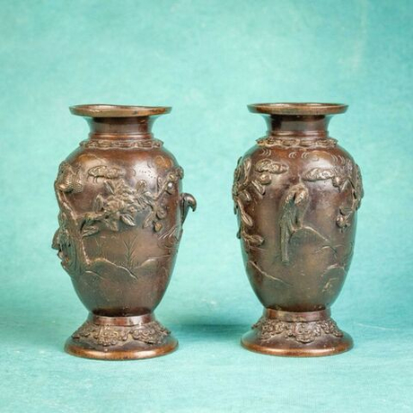 Винтаж: Парные вазы с рельефными изображениями птиц и деревьев