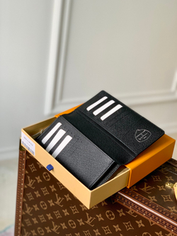 Louis Vuitton Brazza Wallet
