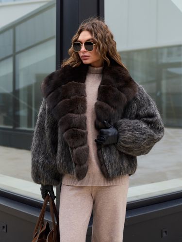 Укороченный шерстяной пуховик с мехом лисы