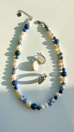 Ожерелье Гжель с жемчугом и камнями