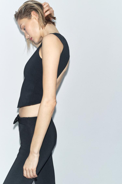 ZARA ЭЛАСТИЧНЫЙ ТОП С ПРЯЖКОЙ, ЧЕРНЫЙ