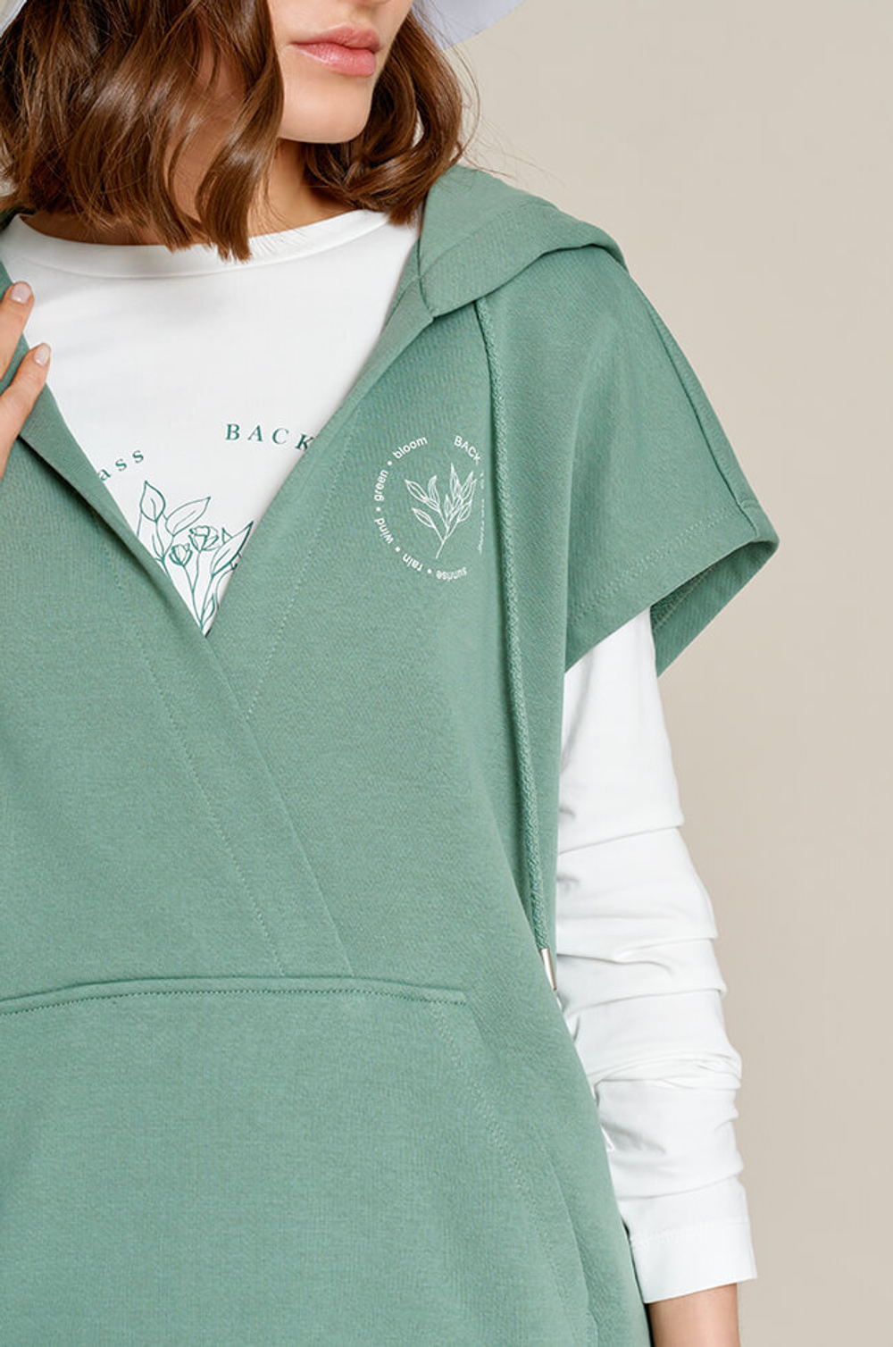 22585 Жилет женский (осока)