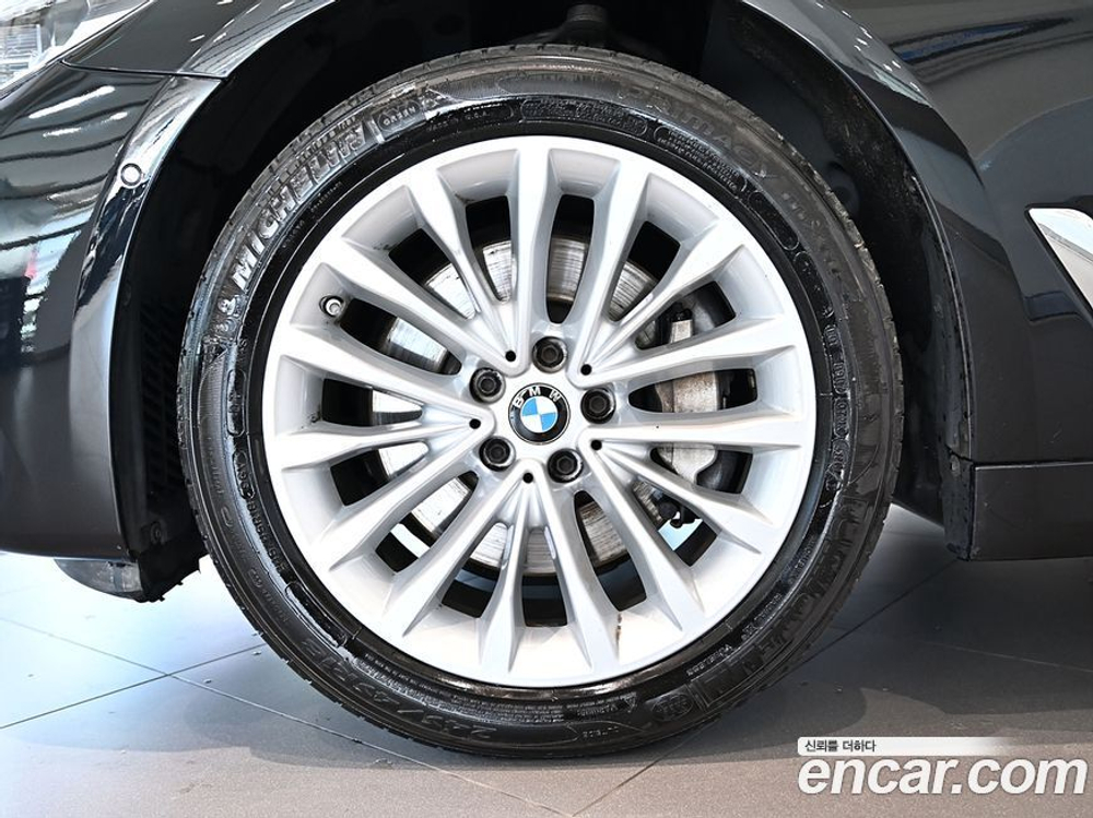 BMW 5 Series (G30) 530i xDrive Luxury Plus (10.2019)