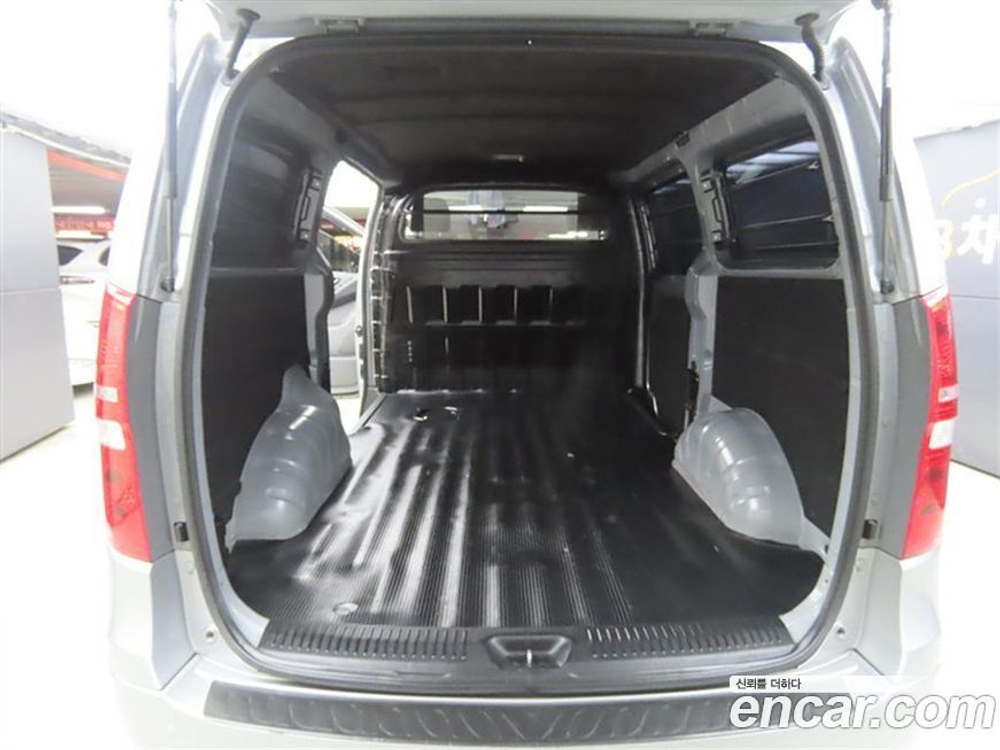 Hyundai The New Grand Starex Van 3-х местный (05.2020)