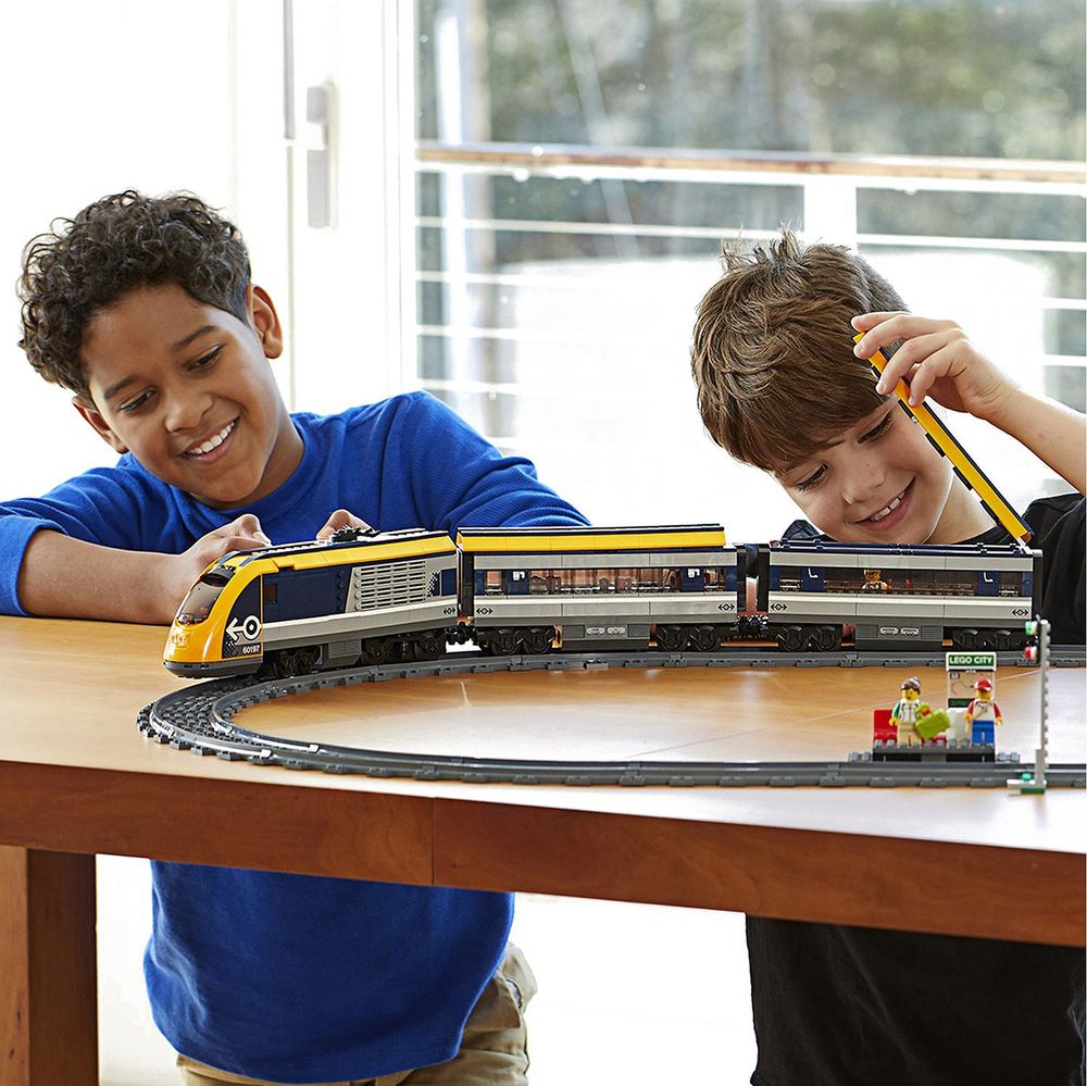 Конструктор LEGO City Trains 60197 Пассажирский поезд