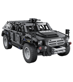 Радиоуправляемый конструктор CADA бронированный внедорожник Fierce Warrior SUV 1/12 (561 деталь)