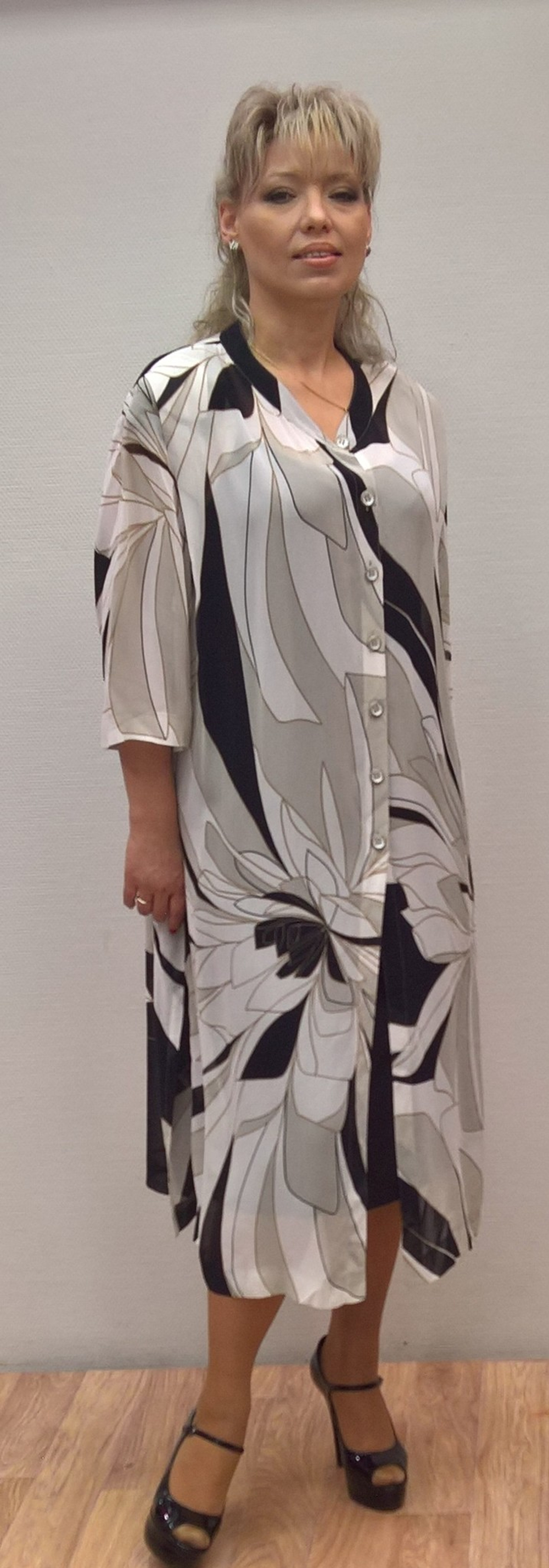 Летний молодежный кардиган на пуговицах