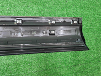 Накладка двери правая VW Touareg 2 NF (2010-2018)