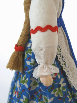 Кукла фарфоровая коллекционная Вера в русском костюме