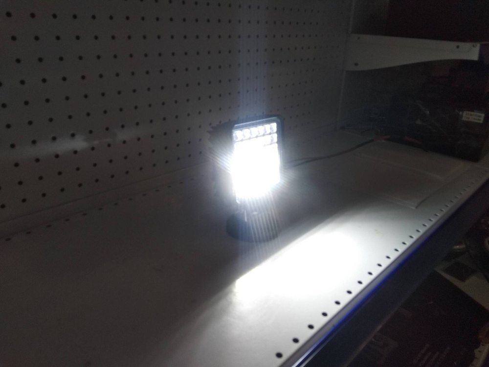 Светодиодная фара, 126W, дальний свет, квадратная (1 шт.)