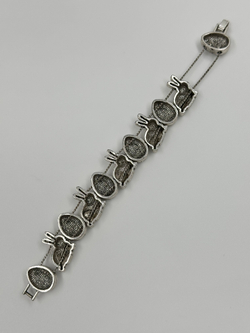 Браслет Пасхальные кролики в серебряном цвете