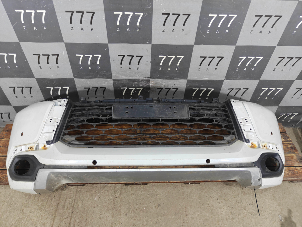 Бампер передний + решетка радиатора Mitsubishi Pajero Sport 3 15-21 Б/У Оригинал 6400H065