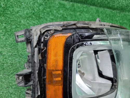 Фара правая Scania R-Series (2016-н.в.) галоген