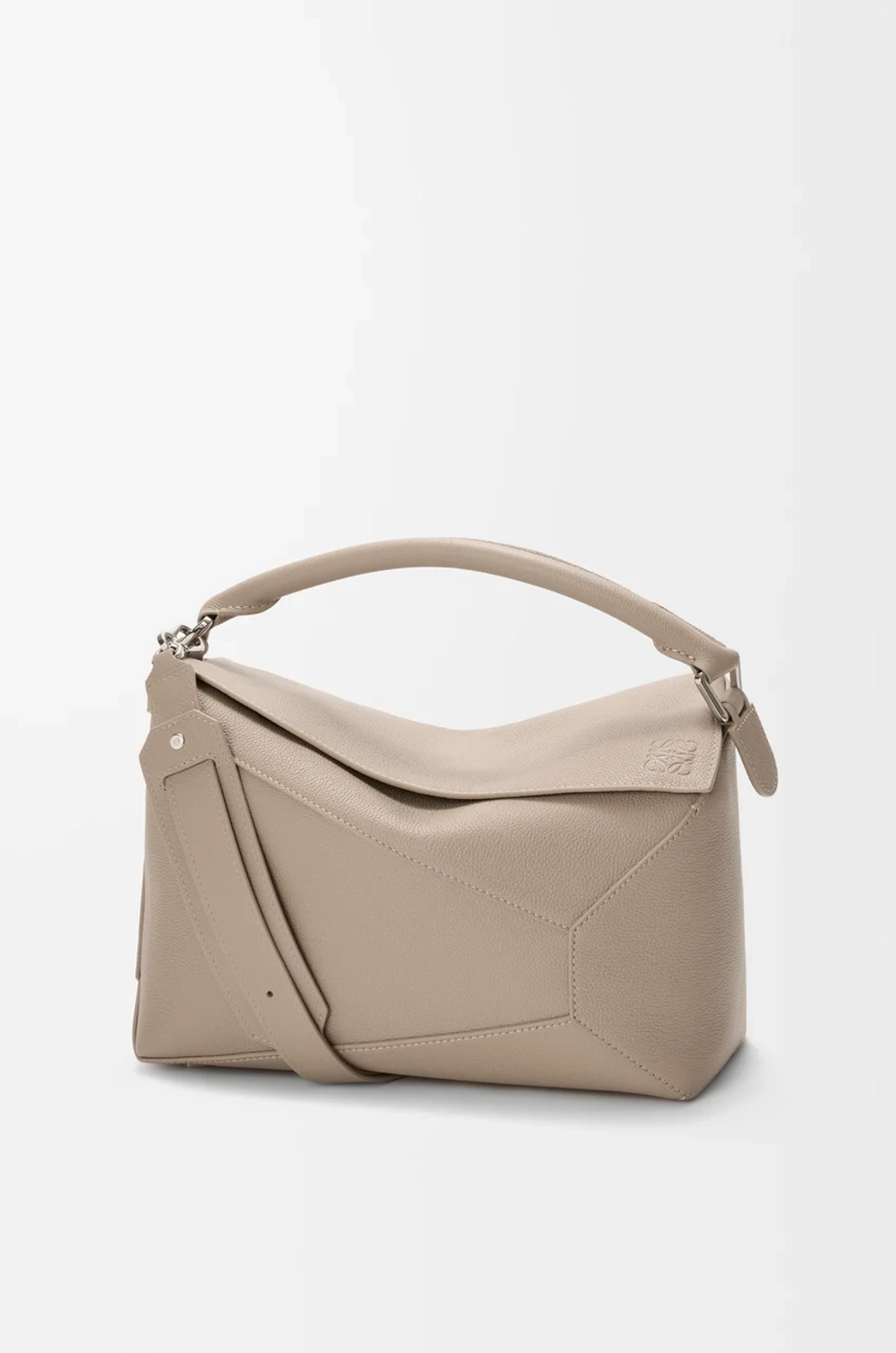 Loewe Сумка среднего размера Puzzle Edge из мягкой зернистой телячьей кожи, цвет глины