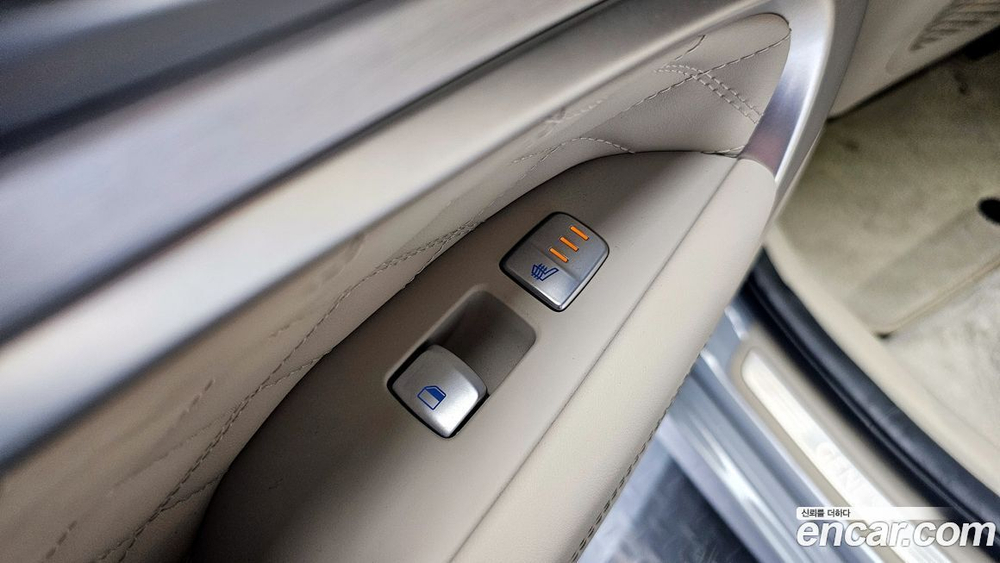 Genesis G70 2.0T (10.2019)