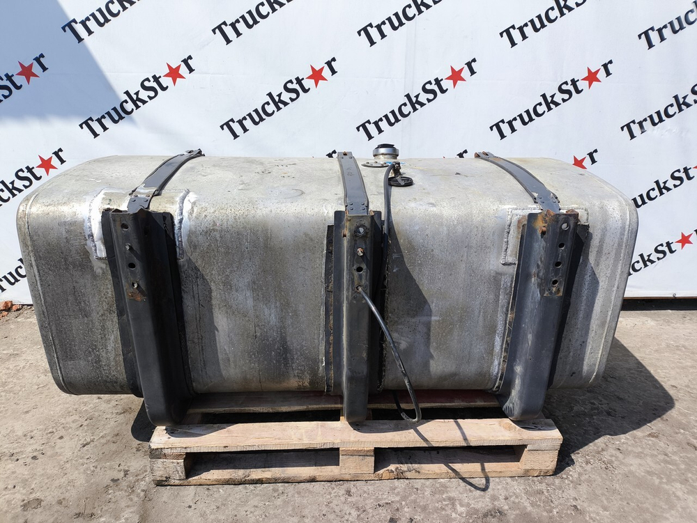 Бак топливный 700 L