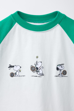 ZARA ФУТБОЛКА РЕГЛАН С ВЫШИВКОЙ SNOOPY PEANUTS™, БЕЛЫЙ