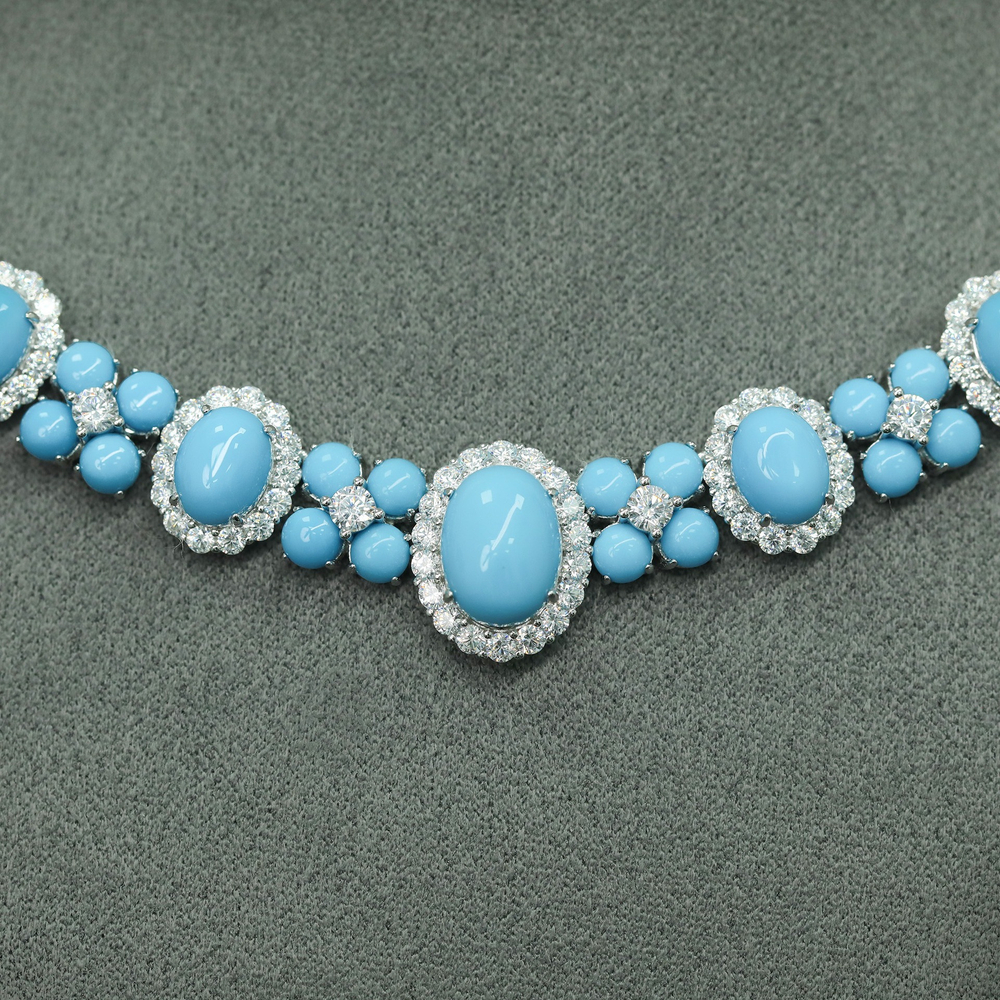 Колье голубые цветы в камнях