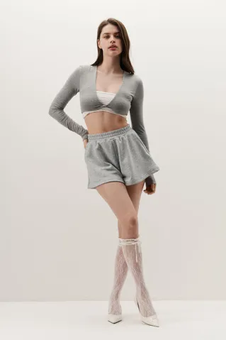 Лонгслив с перекрутом укороченный цвета серый меланж