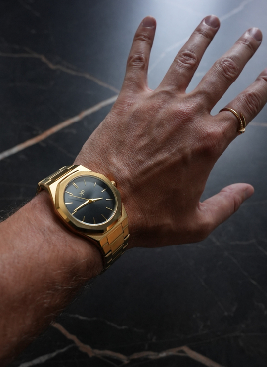 Часы наручные золотые