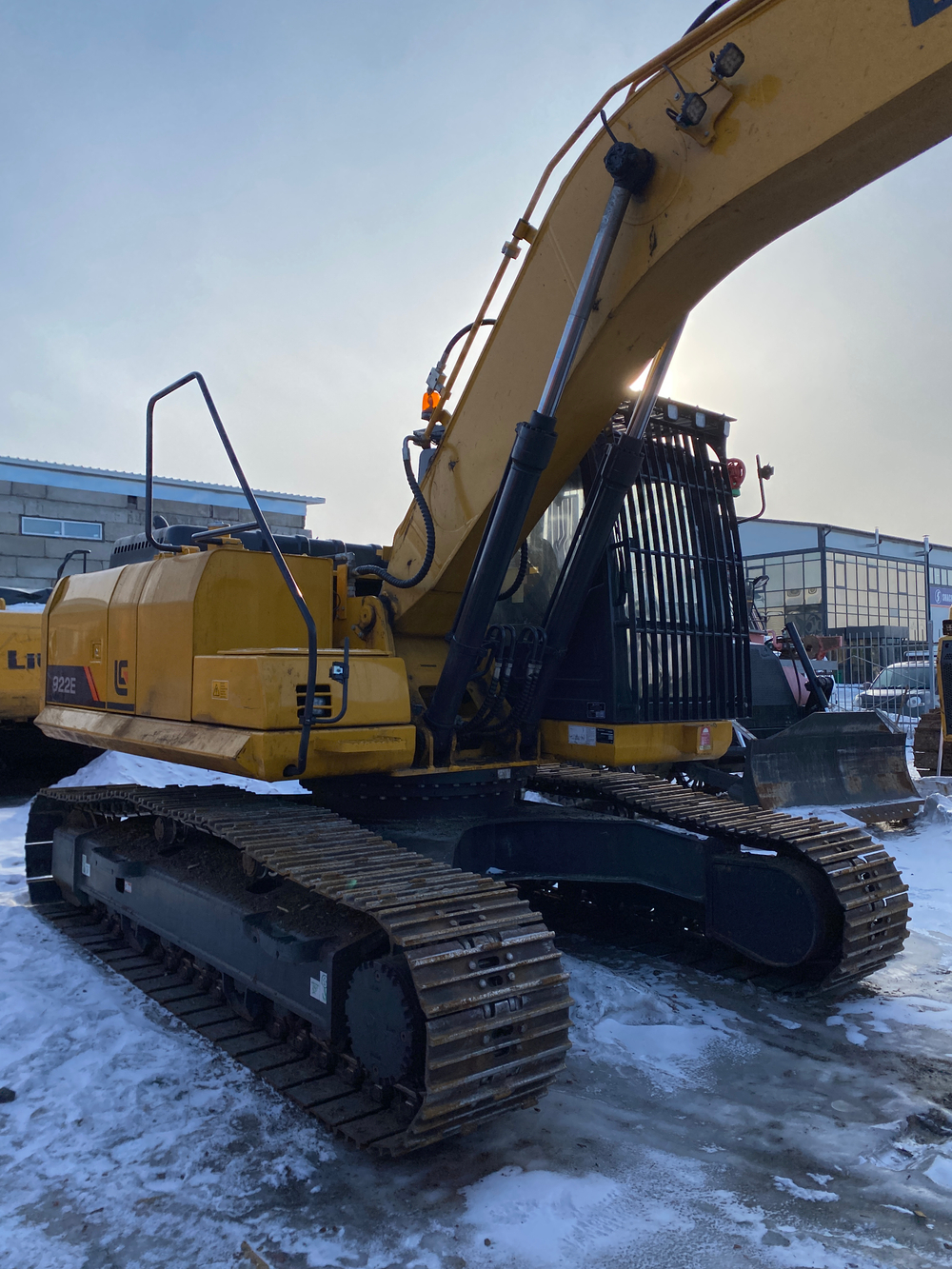 LiuGong CLG922 Экскаватор CLG922E (Дизельный, 5,9 л, 169 л.с., АТ)