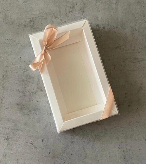 Коробка для дубайской шоколадной плитки с пластиковой крышкой 168*90*30 мм (белая)