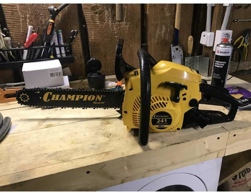 Бензопила цепная CHAMPION 241-16 (1,8кВт / 40см3 легкий старт, 4,7кг)
