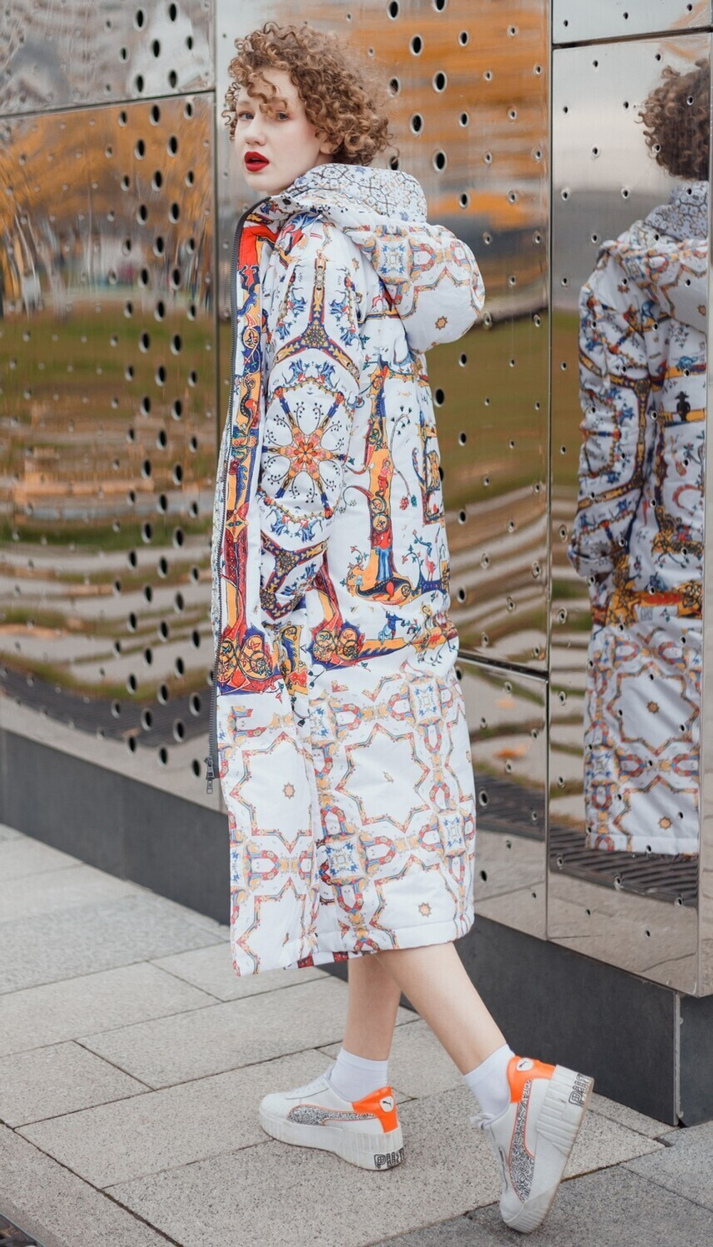 Пальто "Лабиринт", по мотивам средневековых буквиц и фантастических существ со страниц Псалтыри Латтрелла