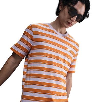 HJ0550-515 Футболка х/б Nike Sportswear Tee Club Stripe Sp25