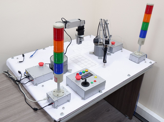 Учебный комплект для изучения манипуляционных роботов и промышленной автоматизации
