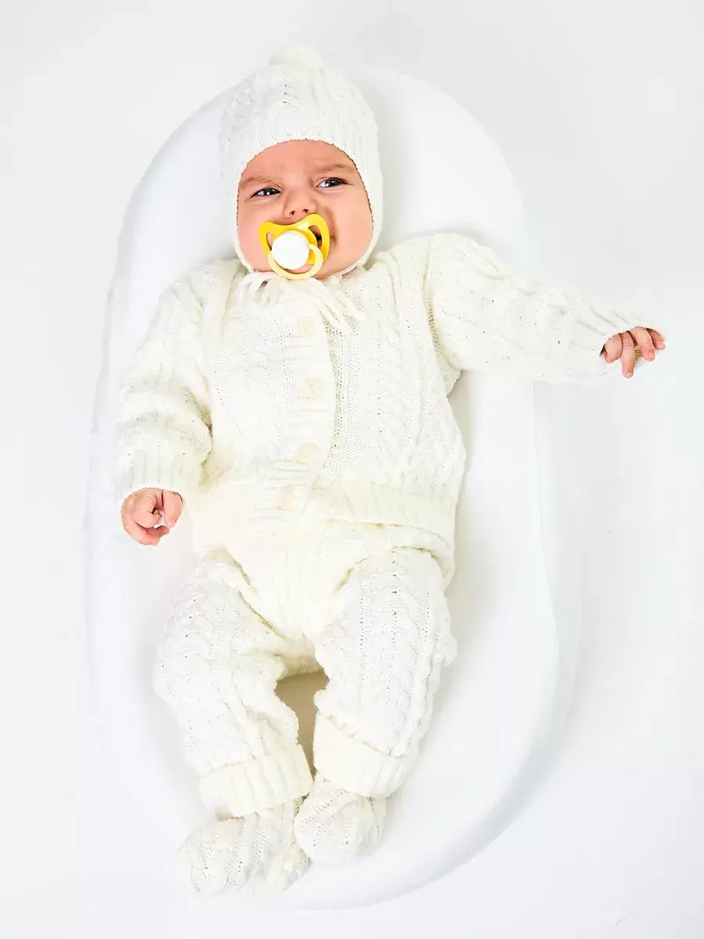 вязаный костюм для новорожденных