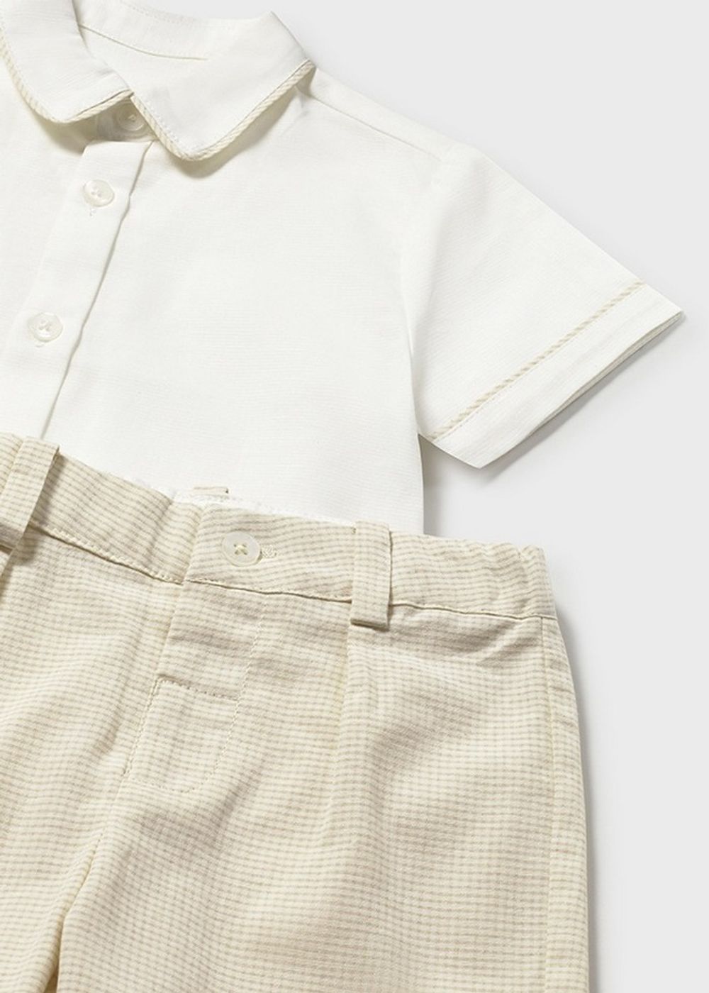 рубашка с шортами