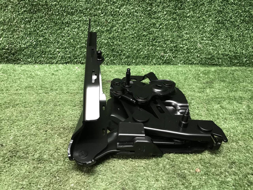 Петля капота левая Porsche Panamera 2 971 (16-24)