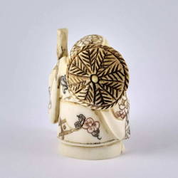 Нэцкэ Дзюродзин с посохом и волшебной шляпой