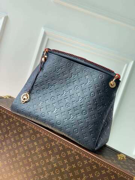 Louis Vuitton Artsy MM