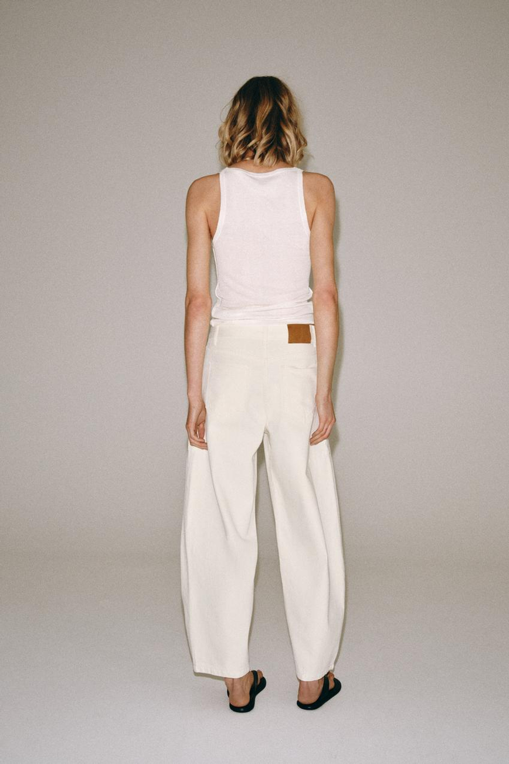 ZARA ДЖИНСЫ BALLOON СО СРЕДНЕЙ ПОСАДКОЙ — ZW COLLECTION, ЖЕЛТОВАТО-БЕЛЫЙ
