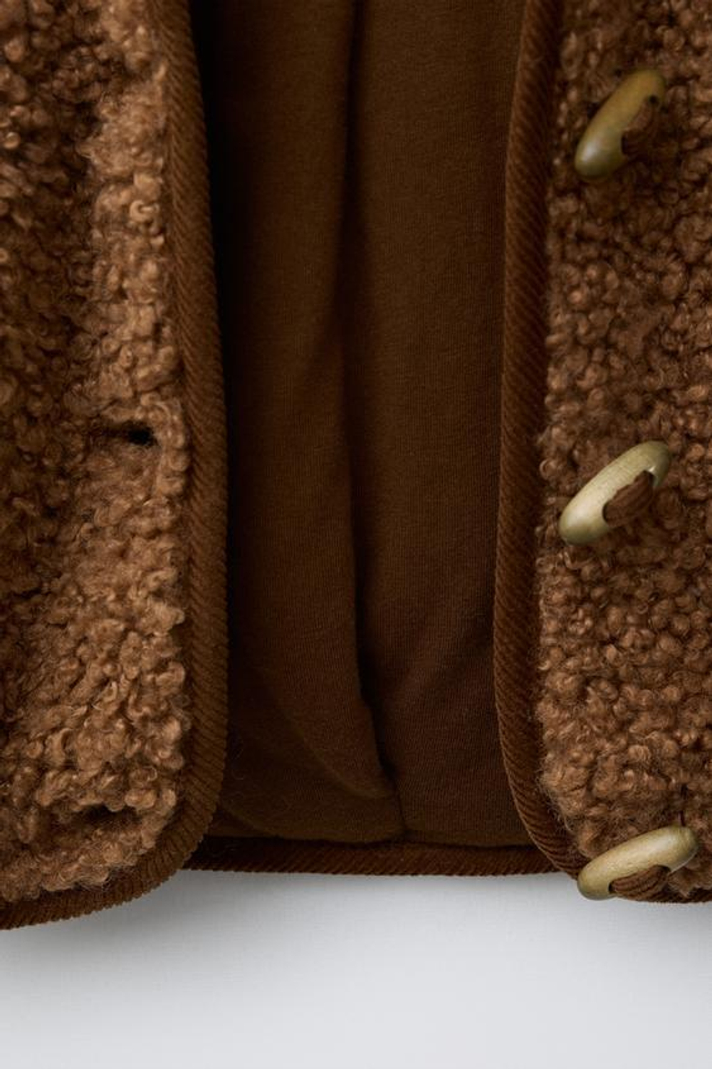 ZARA КУРТКА ИЗ ИСКУССТВЕННОЙ ОВЧИНЫ С НАВЕСНЫМИ ПЕТЛЯМИ, КОРИЧНЕВЫЙ