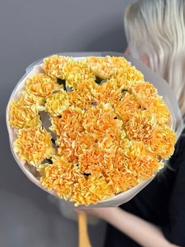 Букет из 25 персиковых диантусов