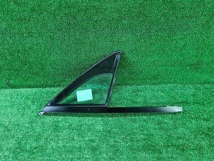 Форточка двери передняя правая VW Touareg 2 NF (2010-2018)