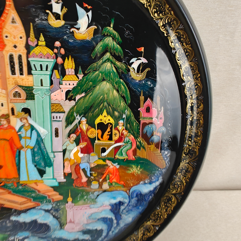 Коллекционная тарелка "Сказка о царе Салтане" с росписью (лаковая миниатюра Палех)