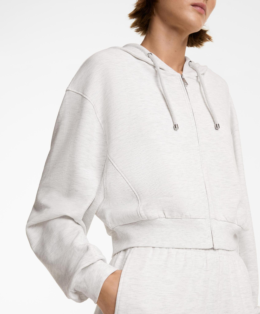 Oysho Толстовка укороченная с капюшоном и отделкой в ​​рубчик из хлопка и модала, бледно-серый меланж