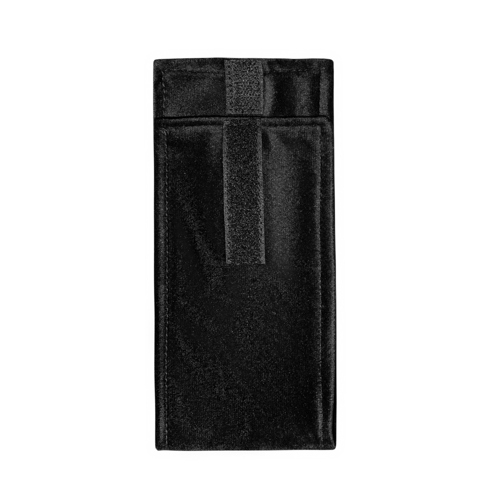 Шторы спального места с ламбрекеном и прихватами в кабину Volvo, Scania, MAN, DAF, Merc, Камаз, Sitrak, Shacman, Foton, FAW. Высота 1,5м, ширина одной стороны - 1,15м. Блэкаут, велюр. Черный цвет с бежевой бахромой