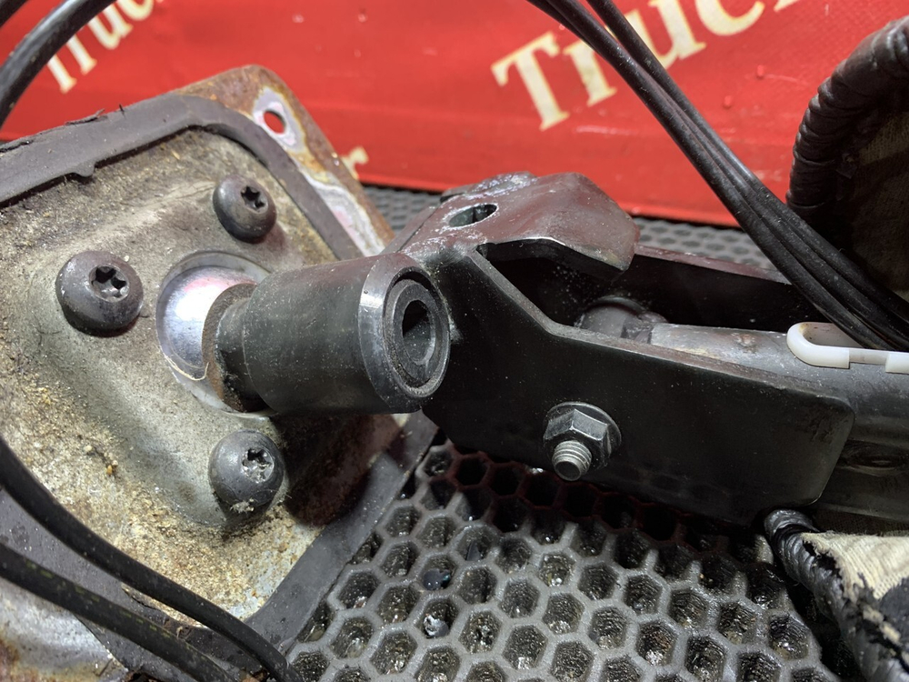 Кулиса КПП в сборе с ручкой 2018г