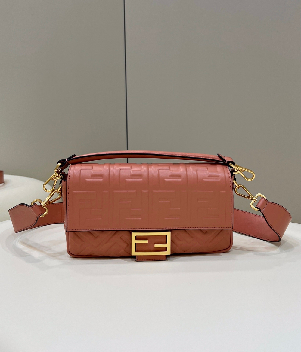 Fendi Baguette 27 cm