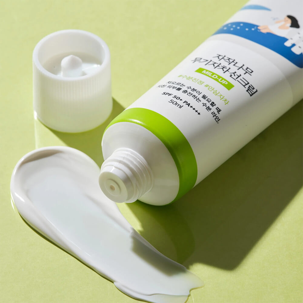 Санскрин с берёзовым соком Round Lab Birch Juice Moisturizing Mild-Up Sunscreen SPF50+ PA++++