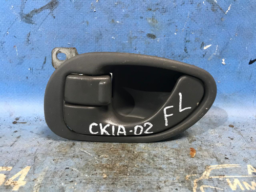 Ручка двери передней левой салонная MITSUBISHI LANCER 2000